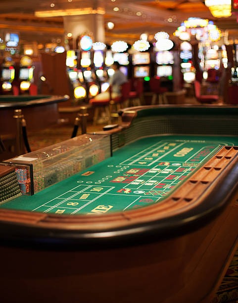 Caribbean Stud Poker table layout with ante and call betting positions